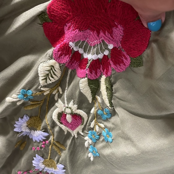 Anthropologie Akemi+ Kin  Blouse NEW with tags . Embroidered detailing - Picture 6 of 9